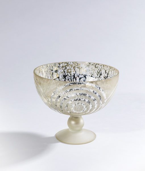 Circle design footed bowl is stylish and elegant, hence it is very popular.