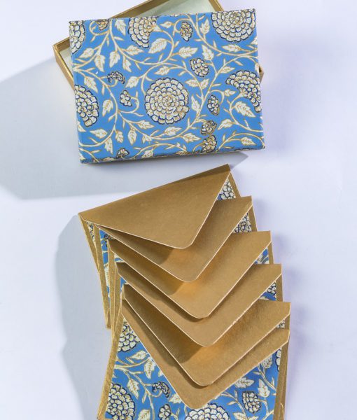 Note card blue Jaipur Floral is smart, elegant and comes with a box.